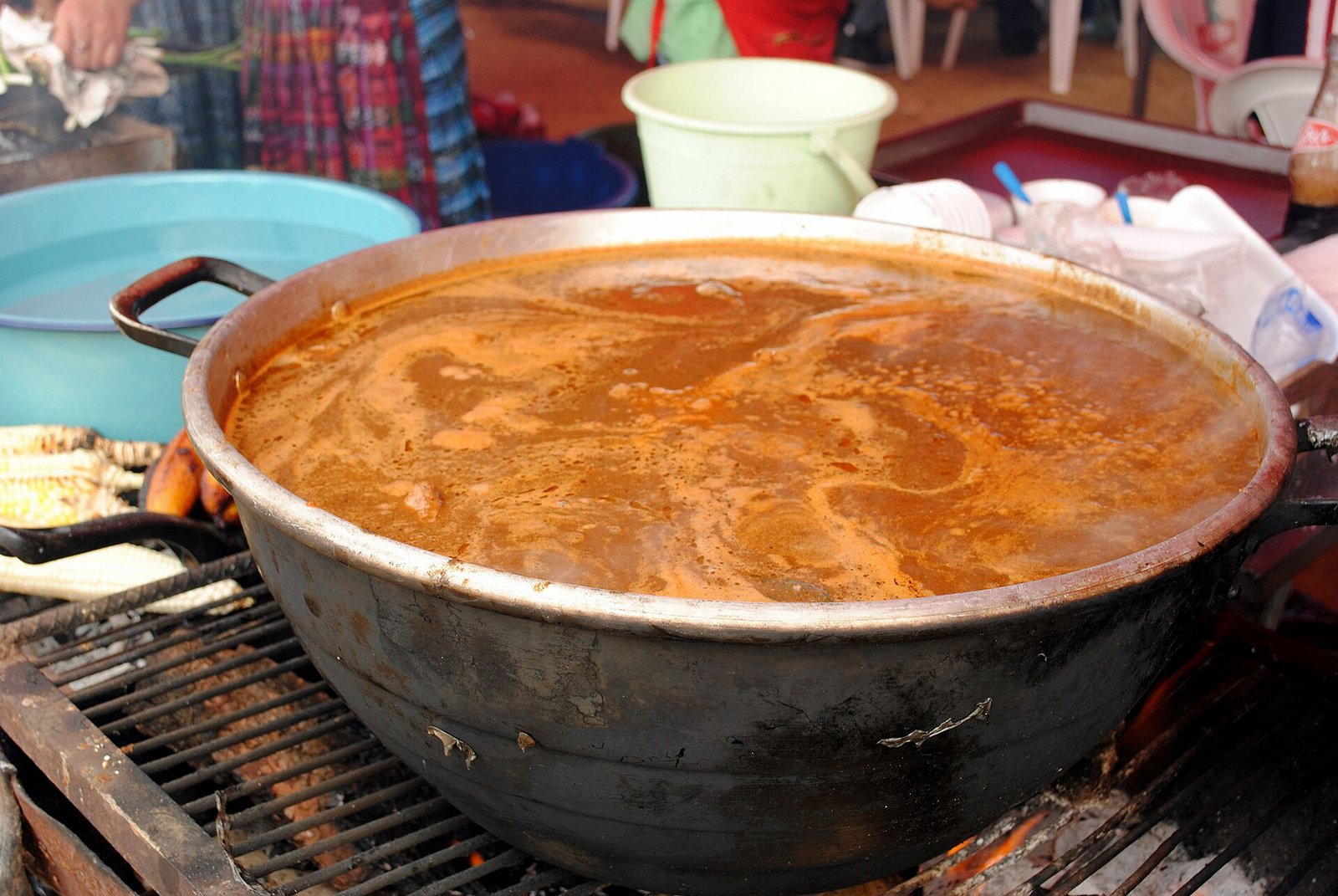 Olla de pepián lista para servir